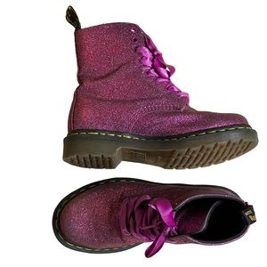 DR. MARTENS 1460 PASCAL GLITTER 8 EYE BOOTS IN PURPLE SIZE 6